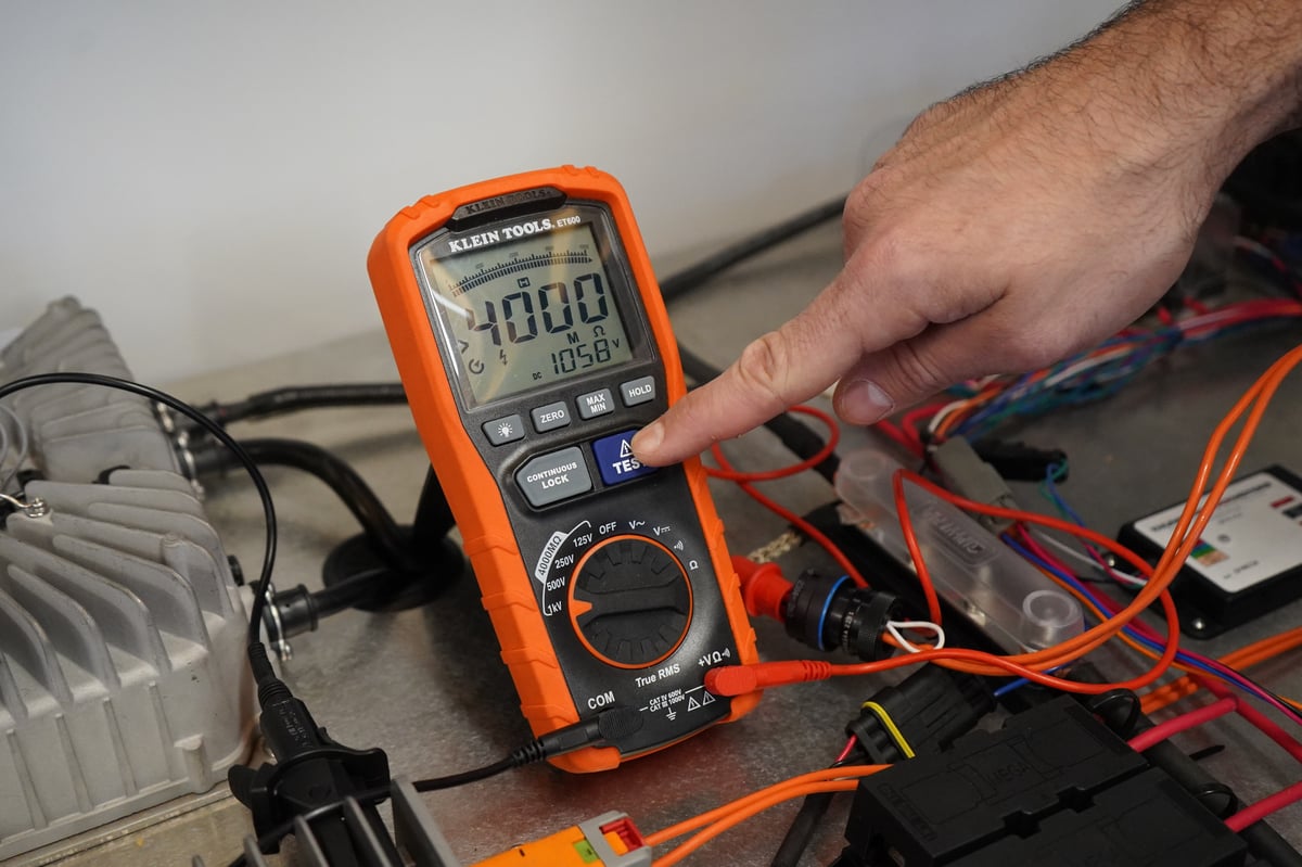 Megaohmeter measure isolation on an EV training bench